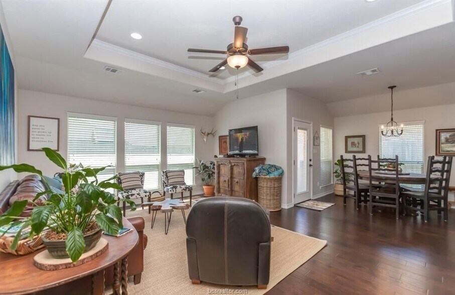 Building Photo - 2529 Kinnersley Ln