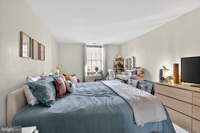 Building Photo - 825 N 29th St