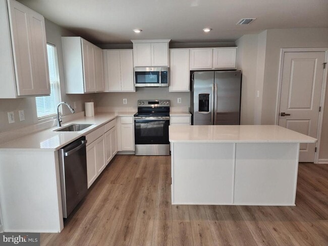 Building Photo - 619 Laurelwood Cir