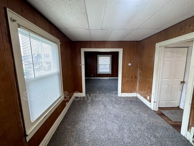 Building Photo - 208 Denver St