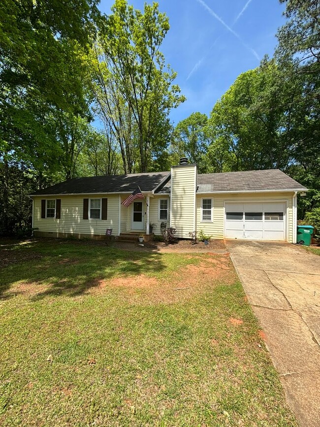 Primary Photo - Charming Eastside Home, Available July