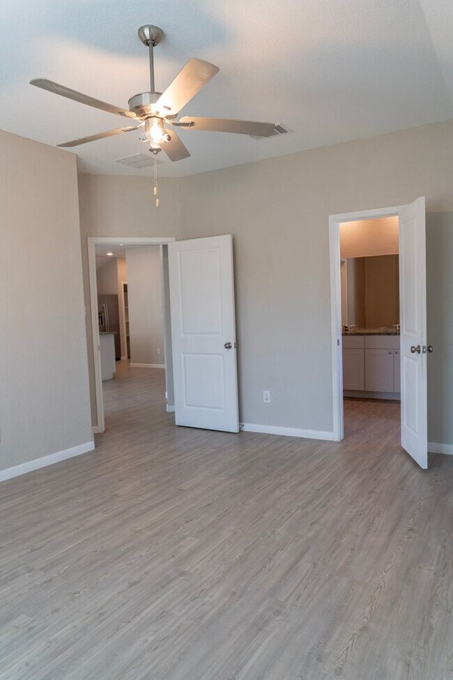Building Photo - Spacious 3/2 Dream in Converse TX