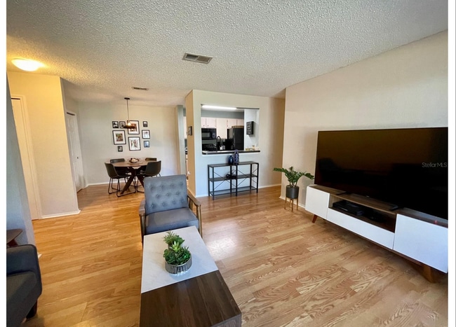 Building Photo - 2BD/ 2BA Furnished Apartment