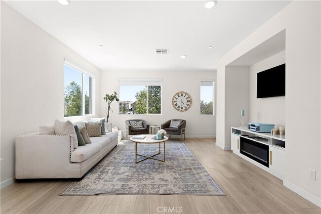Building Photo - 27553 Sanctuary Ct