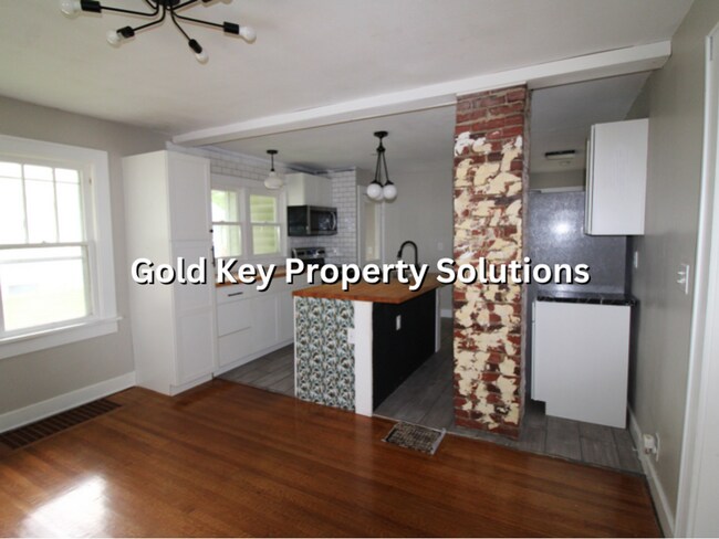 Building Photo - Attractive 2 BR 1 BA House with 2-Car Garage and Covered Porch (NO SECTION 8)