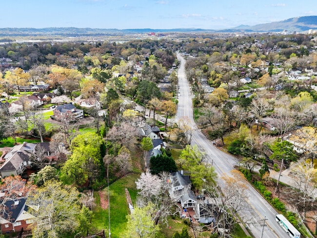 Building Photo - 1504 Hixson Pike