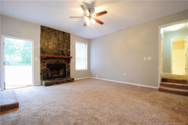 Building Photo - 6933 Woodmark Dr