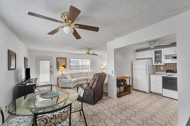 Building Photo - 407 Piedmont I