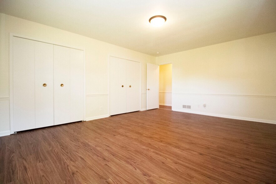 Building Photo - 2545 Amara Dr