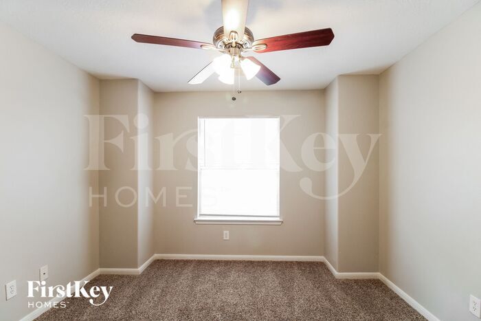Building Photo - 6402 Mountain Pines Ln