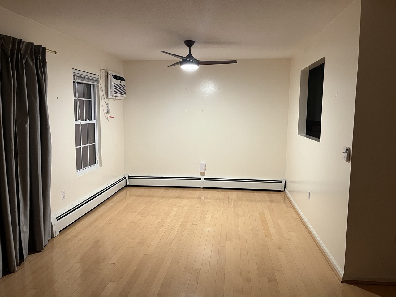 Building Photo - 565 Quaker Ln