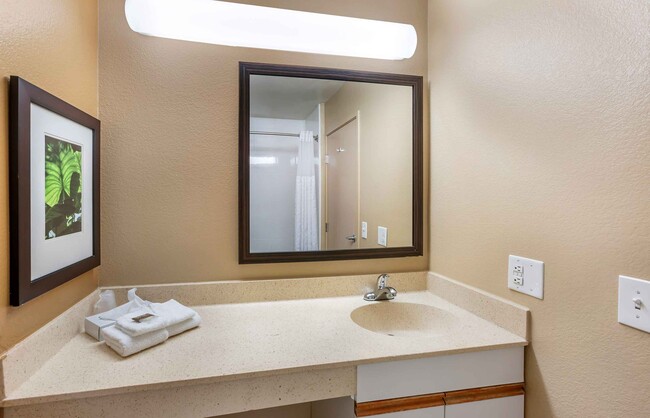 Building Photo - Furnished Studio-Phoenix - Mesa - West