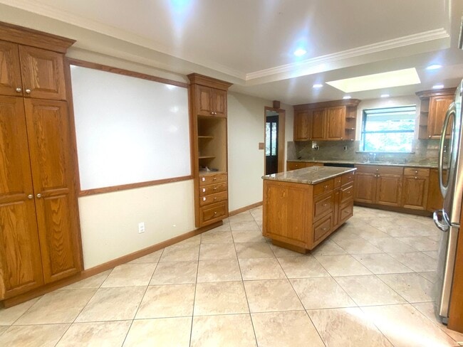 Building Photo - Pleasanton Heights 3BD, 2BA, Single Story, Great Location near downtown, Top Schools