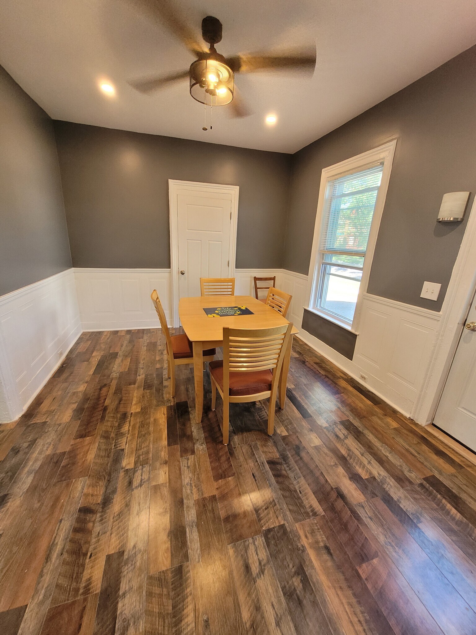 Dining Area - 65 Center St
