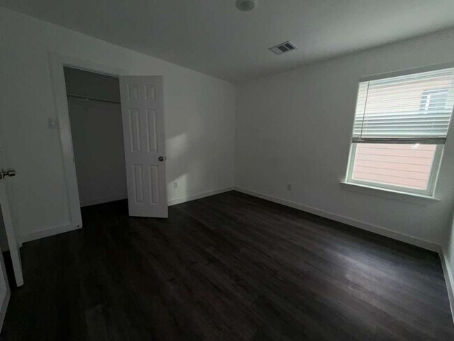 Building Photo - Brand New Home!