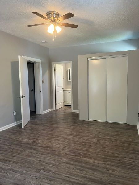 Building Photo - Charming 3 bed/2 bath, plus bonus, close to downtown and campus