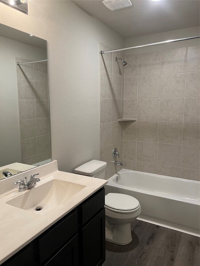 Building Photo - 5603 Brooklyn Rose Dr