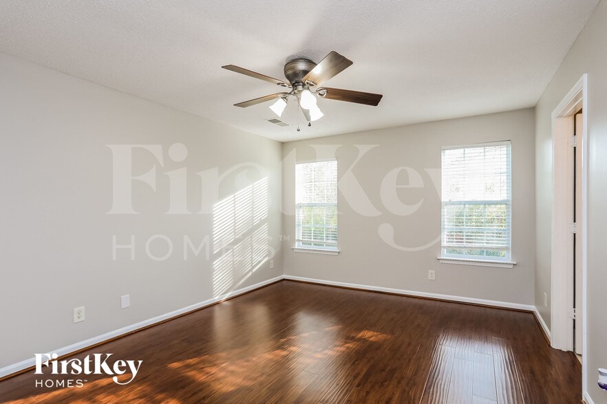 Building Photo - 1115 Fieldstone Dr