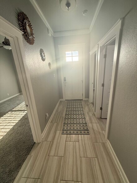 Room on left, front door middle, another room for rent 1 right and bathroom 2nd right - 2502 Meadow Lark Dr
