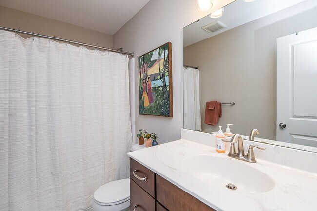 Building Photo - 3367 Ridgeline Dr SE