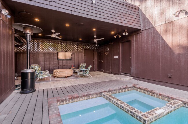 Building Photo - 514 Hickory Dr