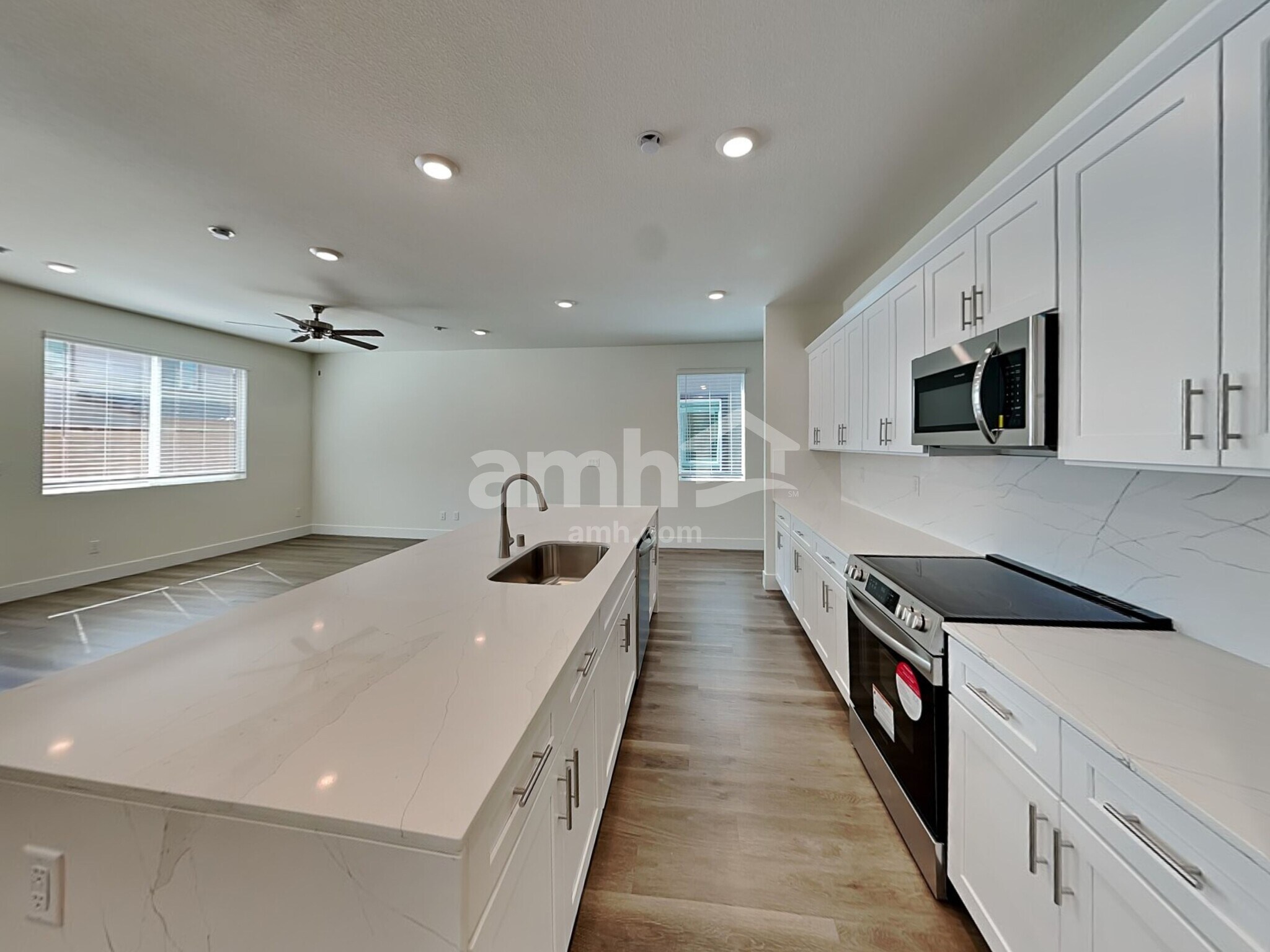 Building Photo - 10380 Bee Balm St