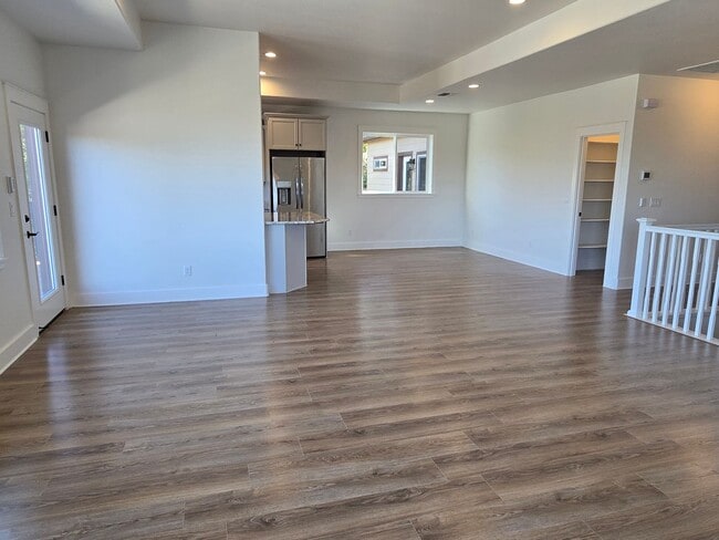 Building Photo - 3 bedroom 2.5 bathroom Custom Built Home
