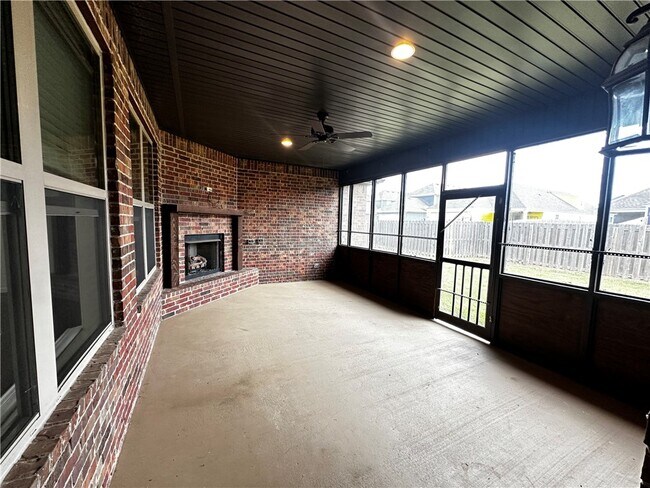 Building Photo - 584 N Mulligan Dr
