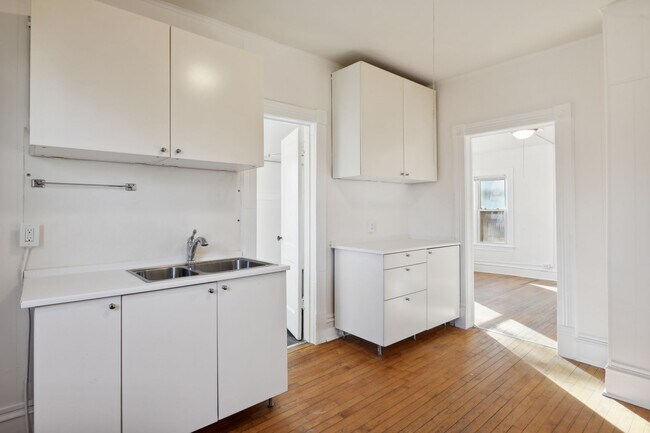 Building Photo - 224 N Humboldt Ave