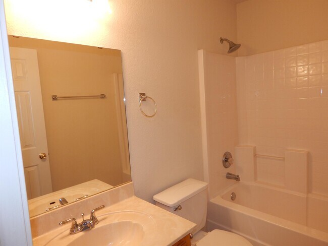 Building Photo - 2041 Rain Dance Loop
