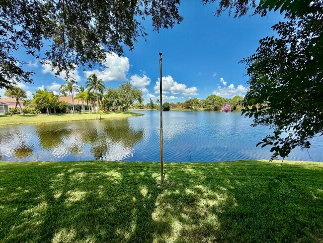 Building Photo - 6008 SE Walkers Cay Ct