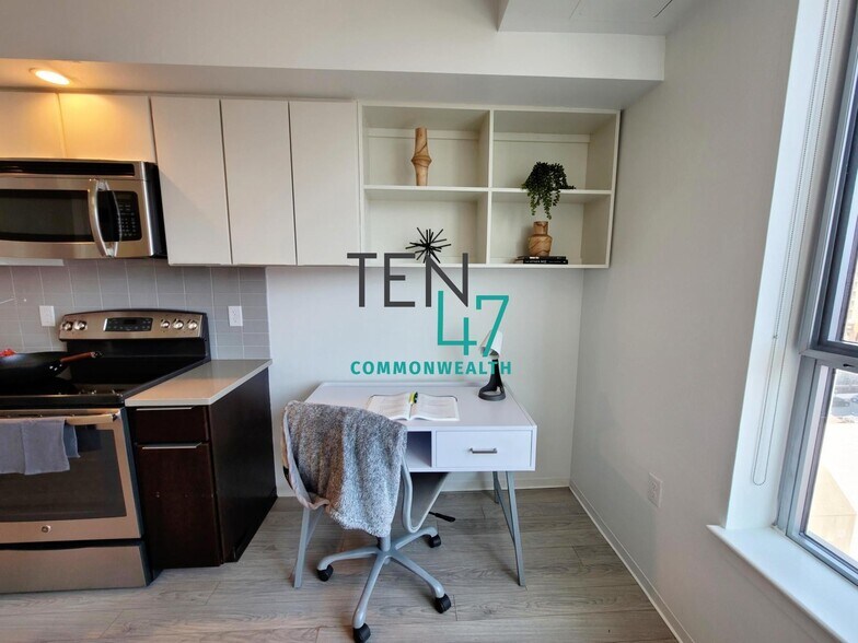 Building Photo - 1047 Commonwealth Ave