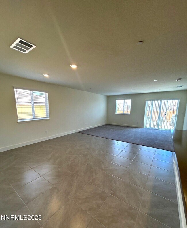 Building Photo - 963 Cascade Range Dr