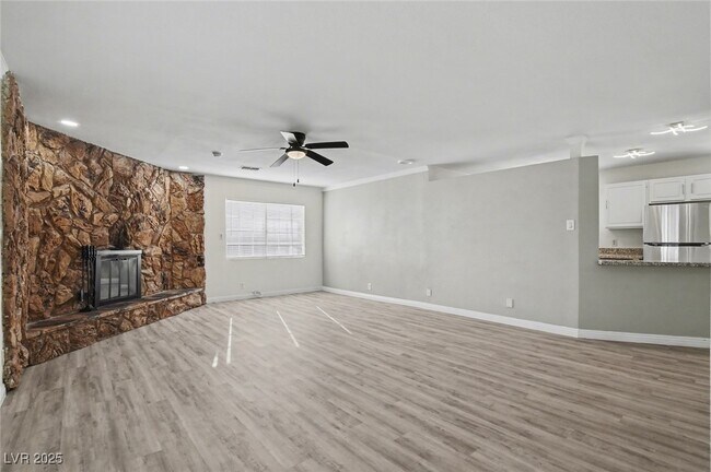 Building Photo - 313 Fox Cir