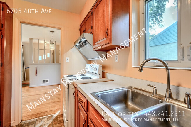 Building Photo - 6705 40th Ave