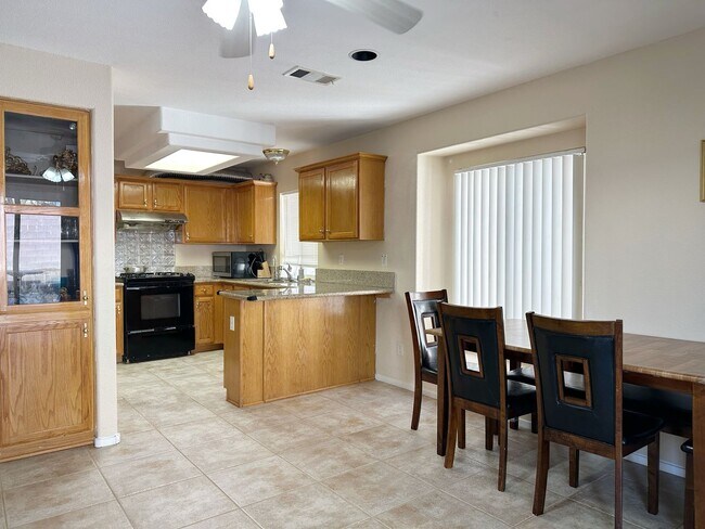 Building Photo - Beautifully Maintained Home Near Schools &...