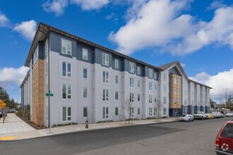 Building Photo - Wy'East Plaza