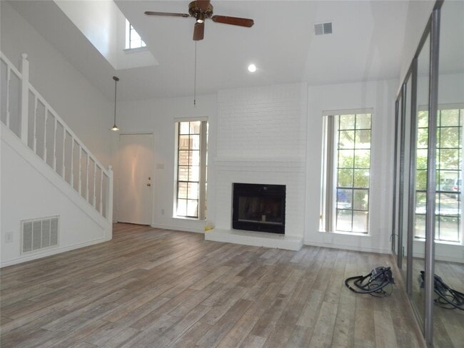 Building Photo - 2503 Autrey Dr