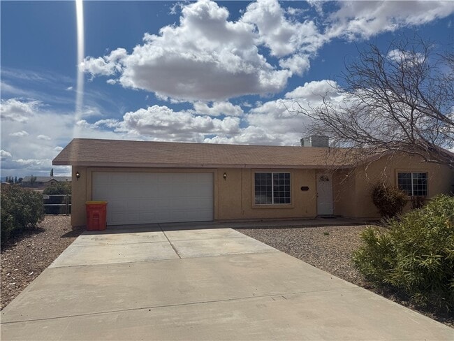 Primary Photo - 7778 E Pioneer Dr