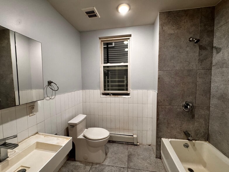 Building Photo - 174 Van Nostrand Ave