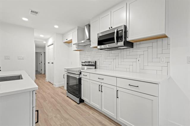 Building Photo - 6000 Cool Springs Dr