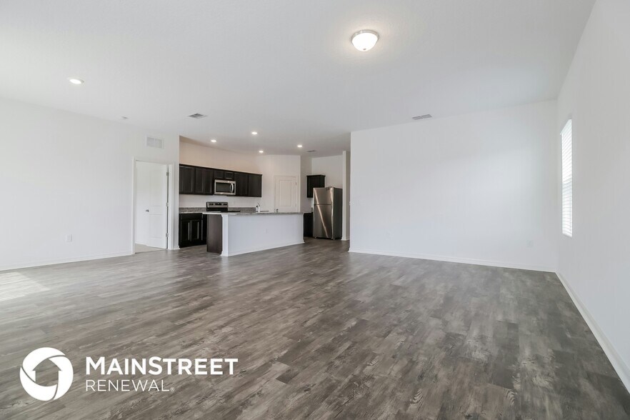 Building Photo - 120 Hidden Lk Lp