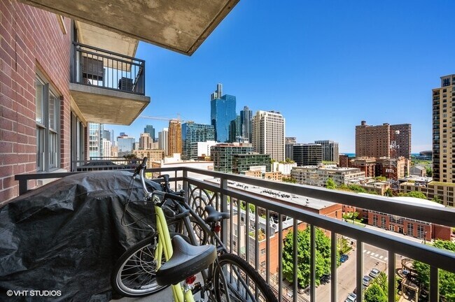 Building Photo - 5 E 14th Pl