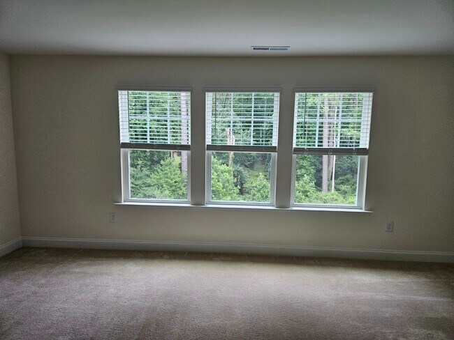 Building Photo - 68 Lavender Ln