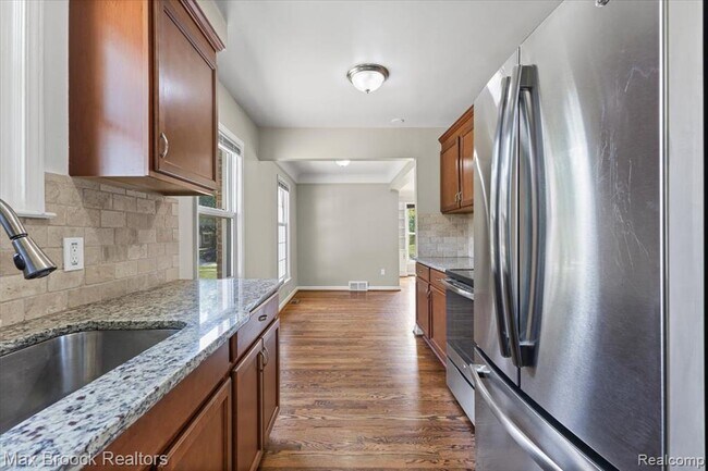 Building Photo - 13710 Balfour Ave