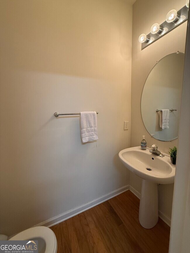 Building Photo - 1487 Cove Creek Cir