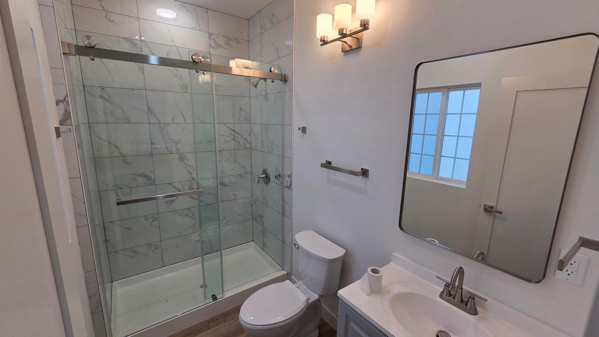 Building Photo - 988 El Camino Dr