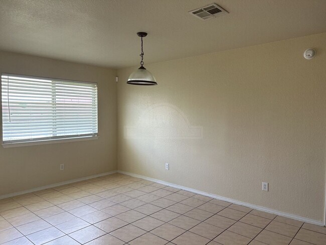 Building Photo - 5302 Jitterbug Ct