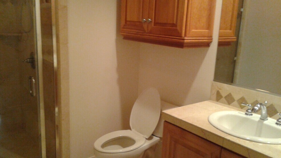 Building Photo - 1435 Lomita Blvd