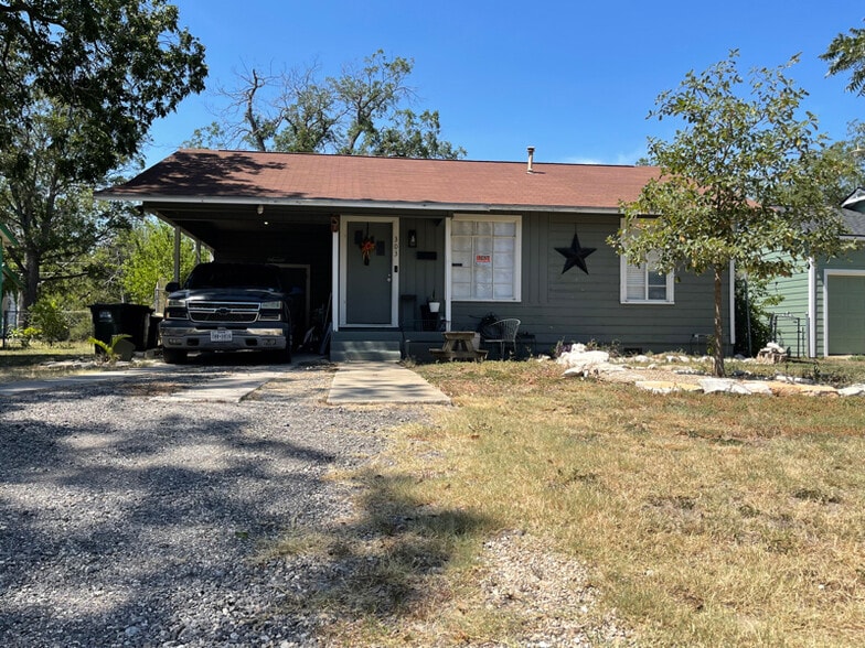 Primary Photo - 303 Winburn Ave